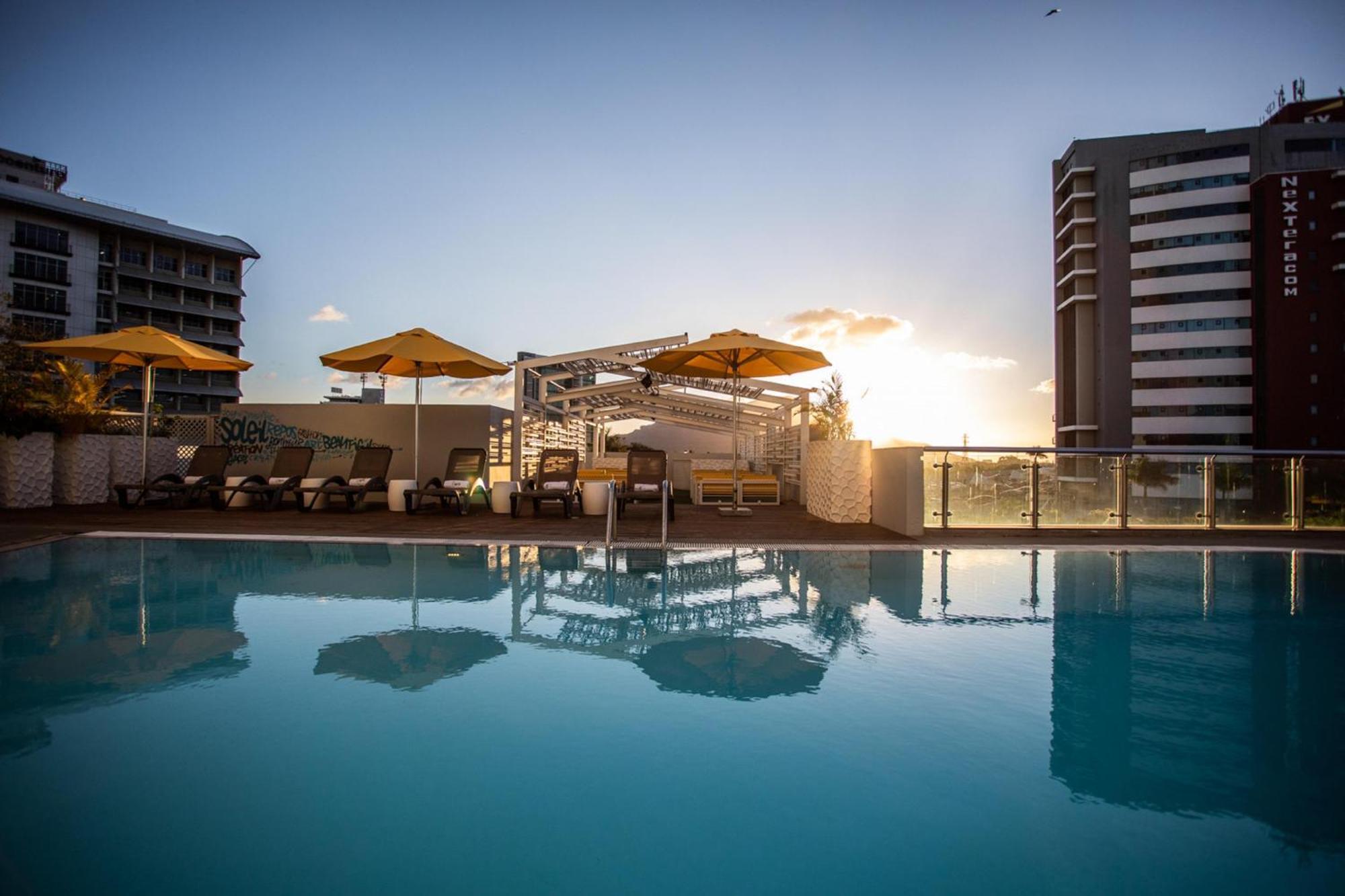 Hennessy Park Hotel Quatre Bornes Exteriör bild